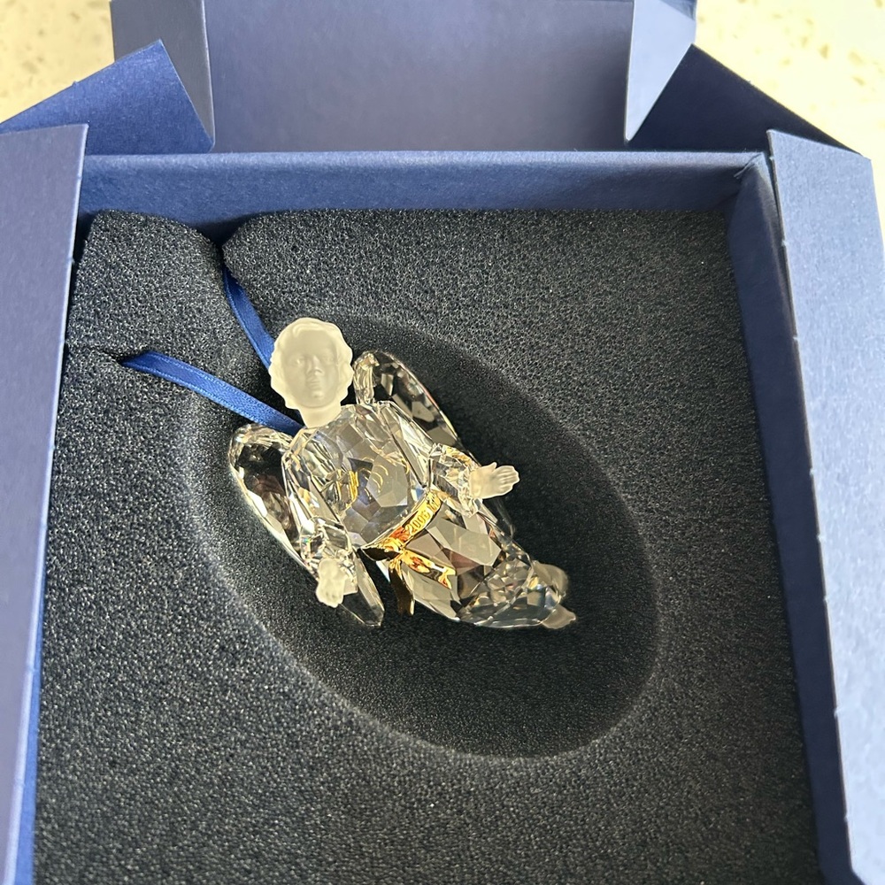 Swarovski Angel 2006 Retired Collectible Crystal